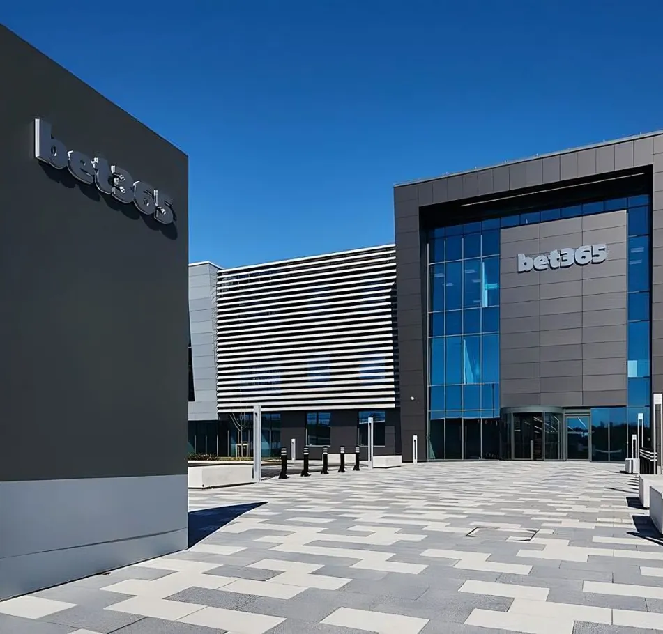 曼联即将完,成奥斯梅恩,夏窗引援,世界杯竞猜,2026世界杯,竞猜策略,赔率分析,赛事预测